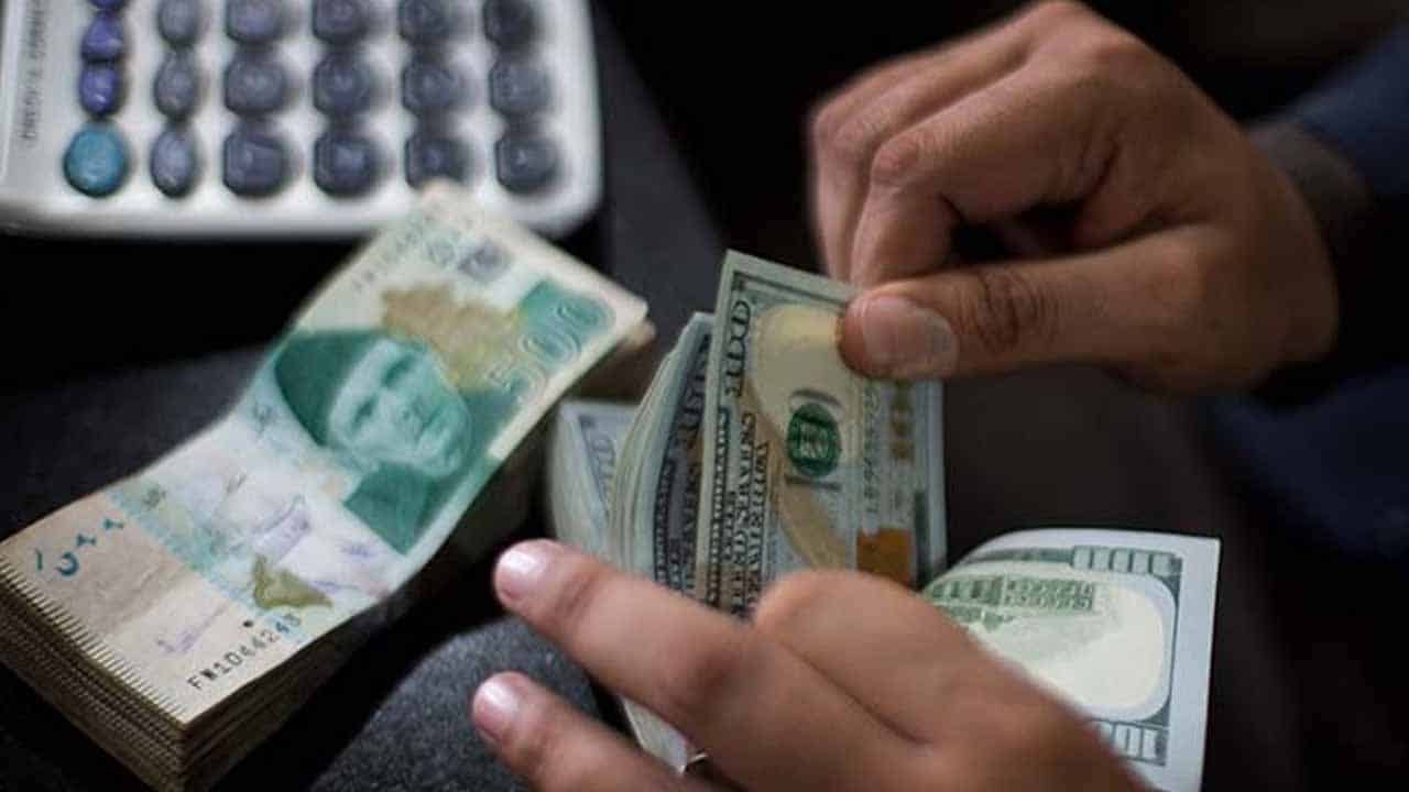 Rupee Stages Recovery, Gains Ground Against US Dollar in Intra-Day Trading