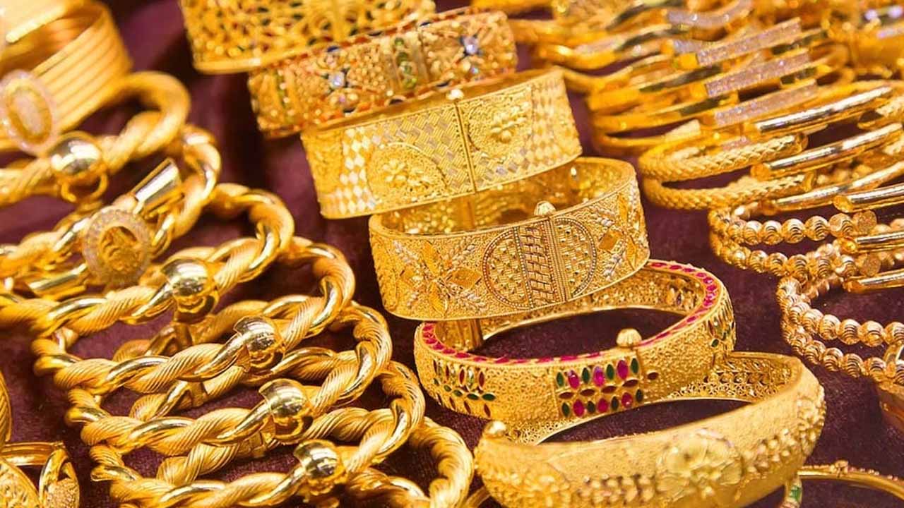 Gold price decreases by Rs4,000 per tola in Pakistan