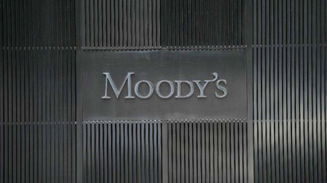Moody’s Fitch warns of risks despite IMF deal