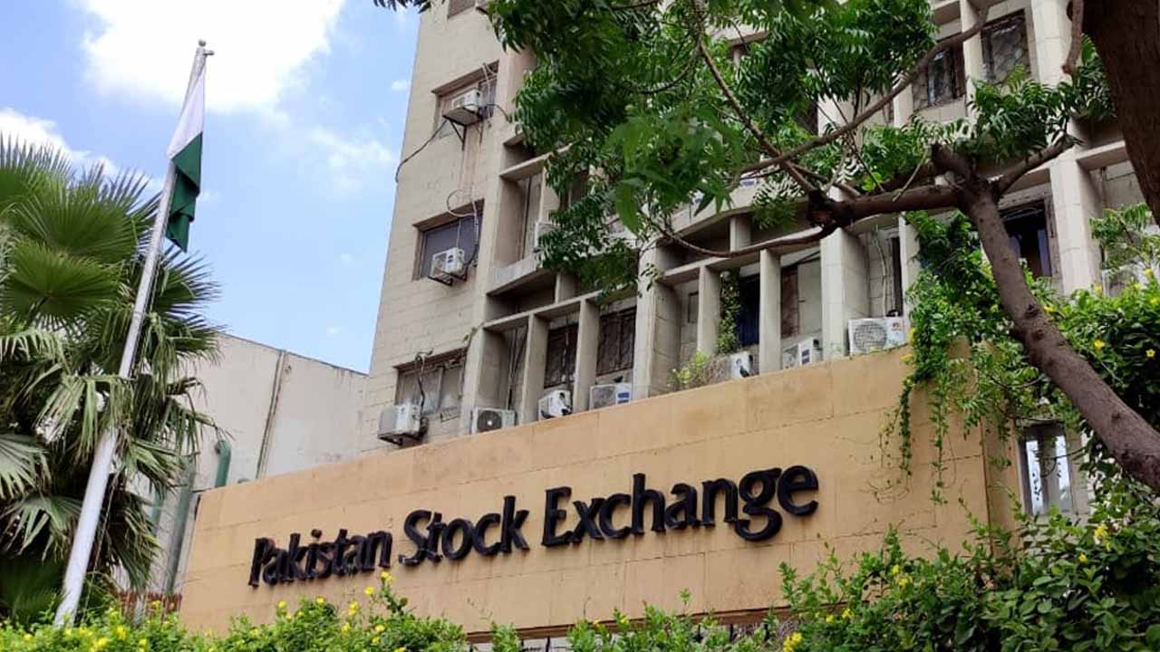 KSE-100 Index Rises Following Positive Reports from Oil and Gas Sector