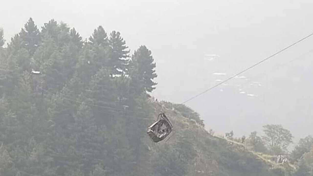 Chairlift cable break: Army helicopter reaches Battagram to rescue students