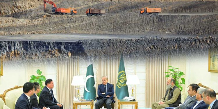PM invites Chinese firm to invest in Pakistan mining sector seeking to boost foreign investment