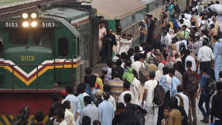 Pakistan Railways Slashes Fares by 25% on Eid-ul-Azha