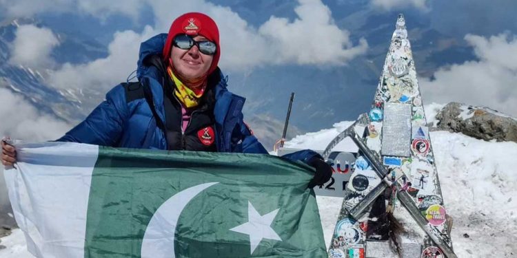 Samar Khan becomes first Pakistani woman to snowboard Europe's highest peak