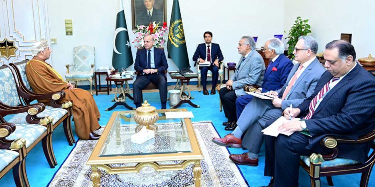 Pakistan Seeks to Strengthen Bilateral Ties with Oman