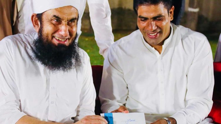 Maulana Tariq Jamil Awards Rs500,000 to Arshad Nadeem for Olympic Triumph