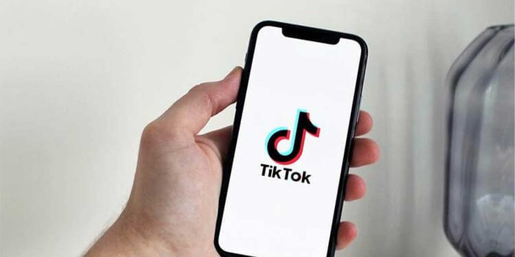 TikTok Introduces Group Chats and Messaging Features to Compete with WhatsApp