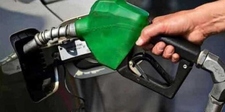 Pakistan to Announce New Petrol Prices for September: Expected Reductions Revealed