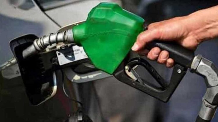 Pakistan to Announce New Petrol Prices for September: Expected Reductions Revealed