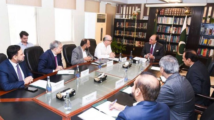 Finance Minister Emphasizes Power Sector Reforms, Backs K-Electric’s Shift to Renewables