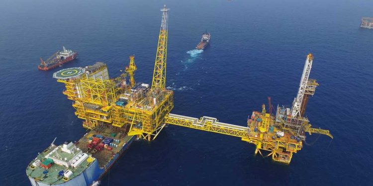 Pakistan Discovers Major Oil and Gas Reserves in Territorial Waters