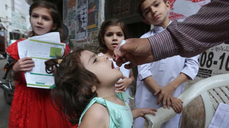 Pakistan PM Launches Week-Long Anti-Polio Drive in 115 Districts Amid Virus Outbreak