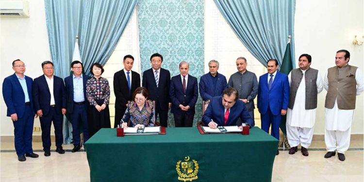 Chinese Group to Establish Textile Parks in Pakistan, Targeting $5 Billion Export Increase