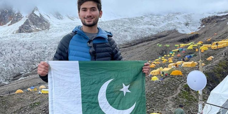 Shehroze Kashif Aims to Become First Pakistani to Summit All 14 'Eight Thousanders'