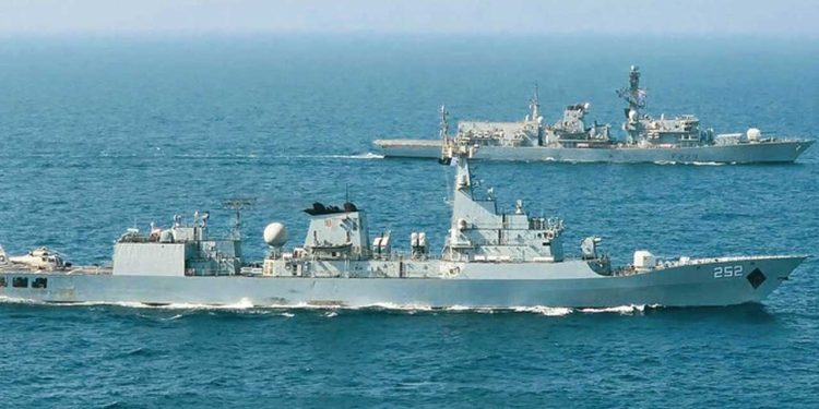 Pakistan Navy and UK Royal Navy Conduct Bilateral Exercise in Gulf of Oman