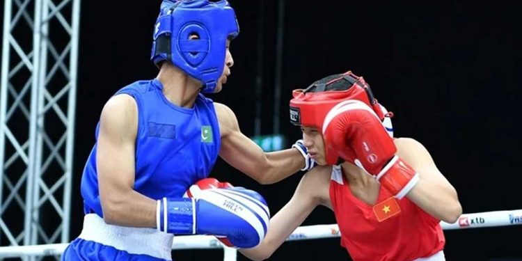 Pakistani Schoolgirl Ayesha Mumtaz Wins Bronze at Asian Junior Boxing Championship