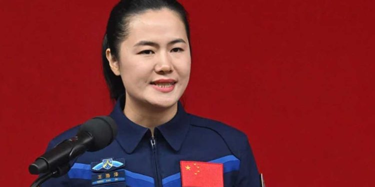 China's Only Female Spaceflight Engineer Joins Crew for 'Dream' Mission