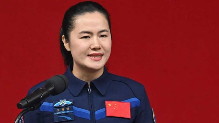 China's Only Female Spaceflight Engineer Joins Crew for 'Dream' Mission