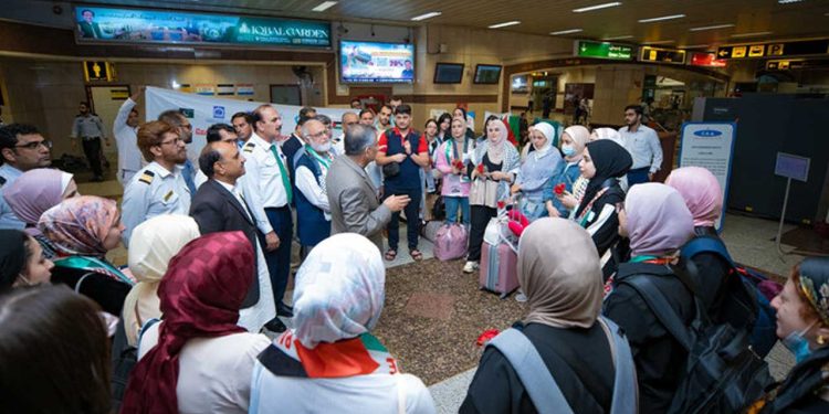 First Batch of 27 Palestinian Medical Students Arrives in Pakistan to Continue Their Studies