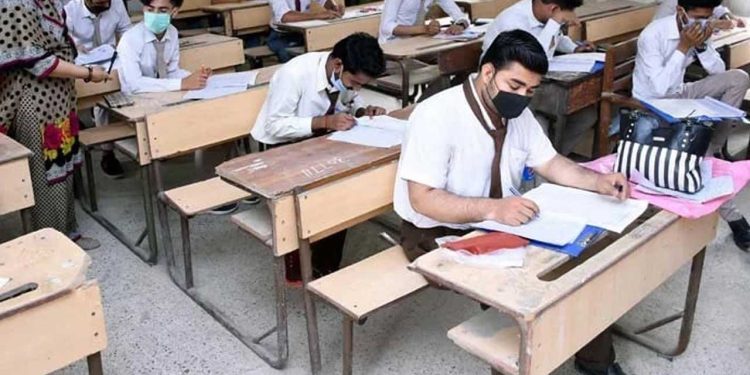 Government School Breaks 28-Year Streak of Private Schools in Karachi Matric Exams