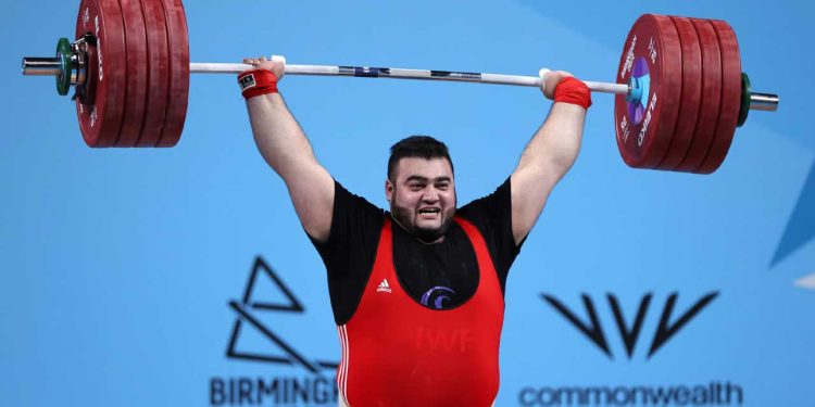 Pakistan’s Nooh Dastgir Butt Wins Three Gold Medals at Commonwealth Powerlifting Championship