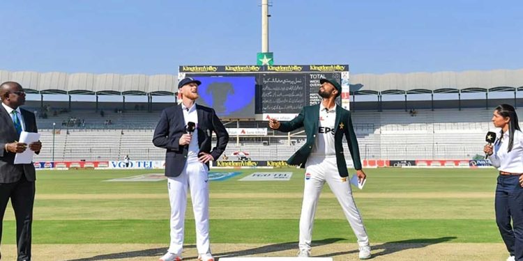 Pakistan Begins Batting Against England in 2nd Test After Winning the Toss