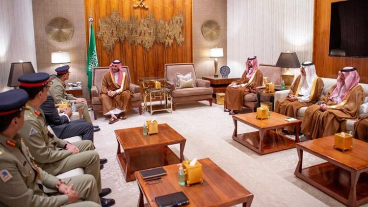 Pakistan Army Chief Meets Saudi Crown Prince to Discuss Regional Peace, Defense Cooperation