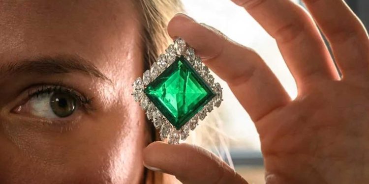 Aga Khan’s 37-Carat Emerald Sells for Nearly $9 Million, Setting New Record