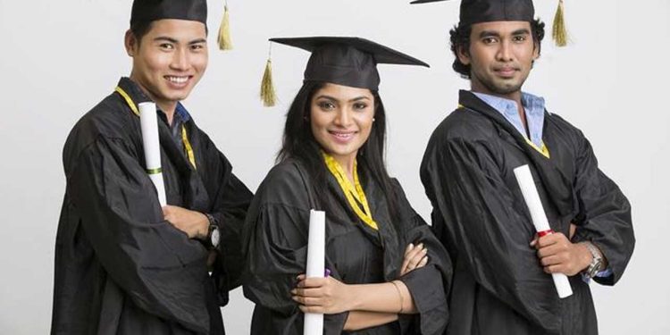 Pakistan Offers Fully Funded Scholarships to 300 Bangladeshi Students to Strengthen Bilateral Ties