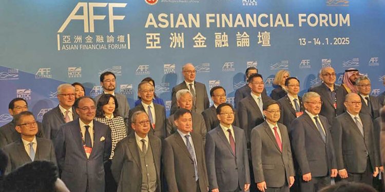 Pakistan’s Finance Minister Joins Asian Financial Forum to Bolster Economic Recovery