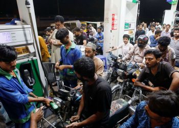 Petrol, diesel prices likely to drop by Rs10
